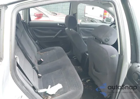 2001 Volkswagen Passat Gls from USA, damaged, VIN WVWPD63B61P266215